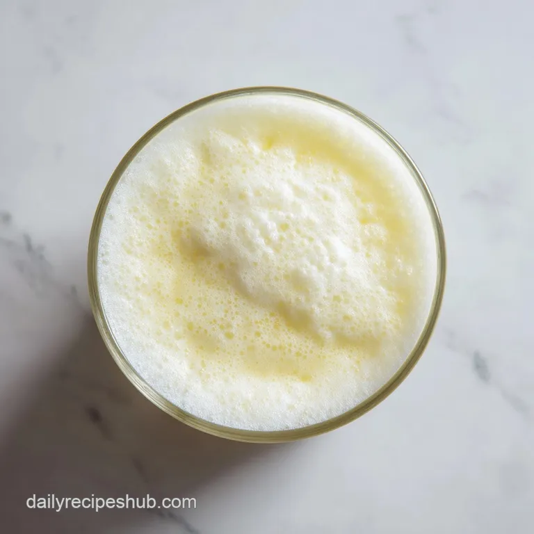 Frosted Lemonade: Creamy and Tangy